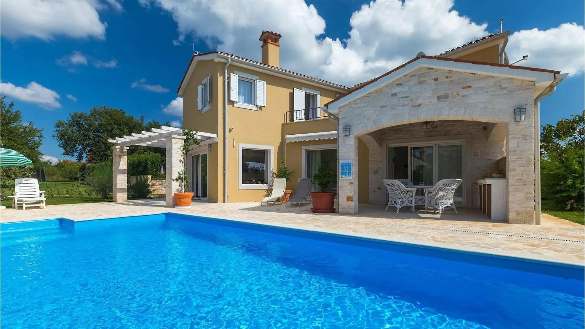 Villa Larisa Porec 0*,  Croatia